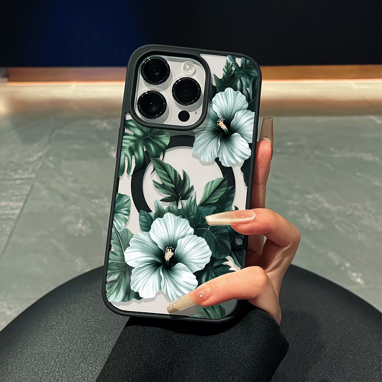 Phone Cases With Magsafe - غطاء هاتف شفاف بتصميم زهور خضراء