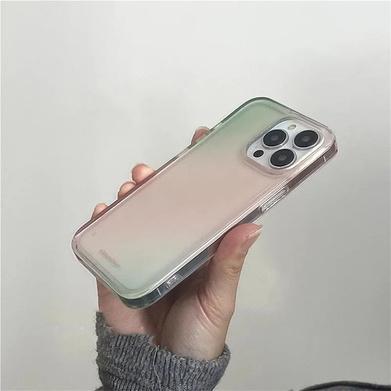 غطاء هاتف أبيض اللون بتدرج أخض - مراجعة Phone Cases Y2K وسعره