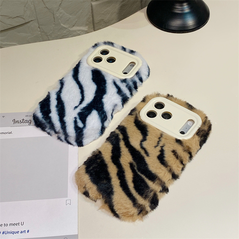 غطاء هاتف فاخر بنمط حمار وحشي  - مراجعة Phone Cases Iphone 12 وسعره